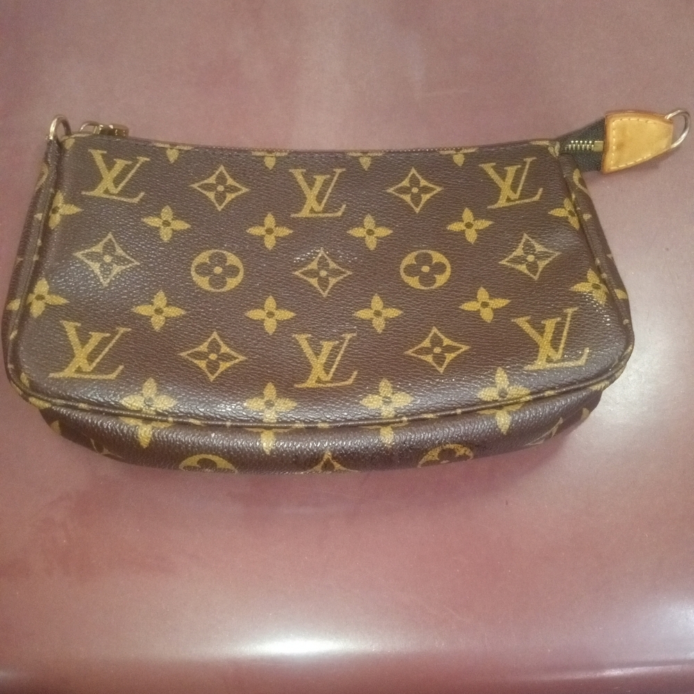 Louis Vuitton Small Women's Handbag